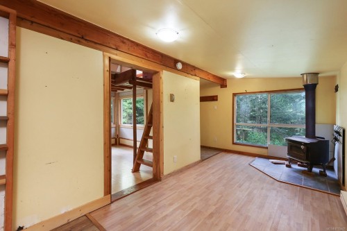 9210 Mcfarlane Rd, Denman Island, BC 