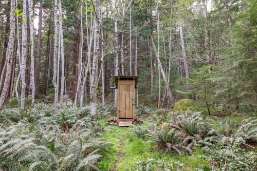 9210 Mcfarlane Rd, Denman Island, BC 