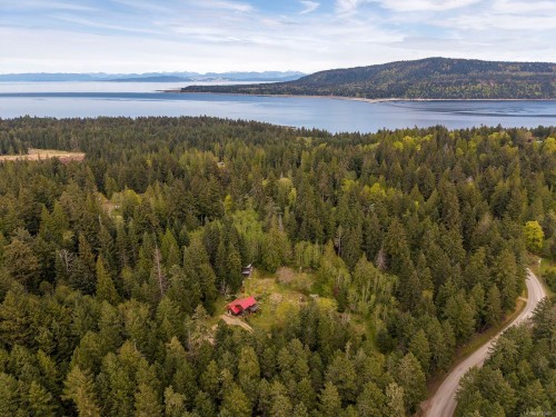9210 Mcfarlane Rd, Denman Island, BC 