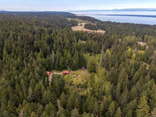 9210 Mcfarlane Rd, Denman Island, BC 
