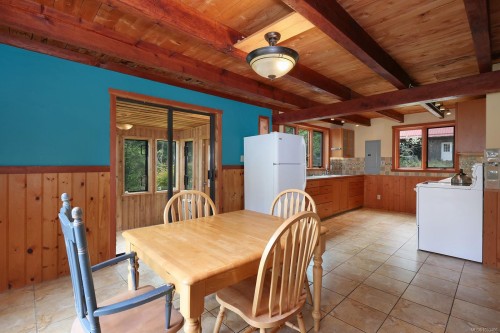 9210 Mcfarlane Rd, Denman Island, BC 