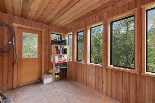 9210 Mcfarlane Rd, Denman Island, BC 