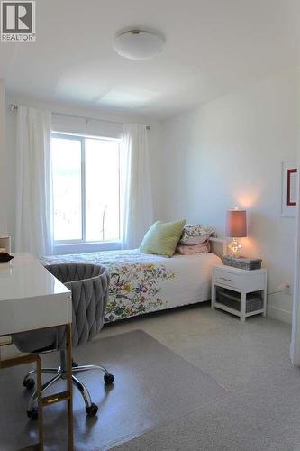 2897 Robinson Road, Lake Country, BC - Indoor Photo Showing Bedroom