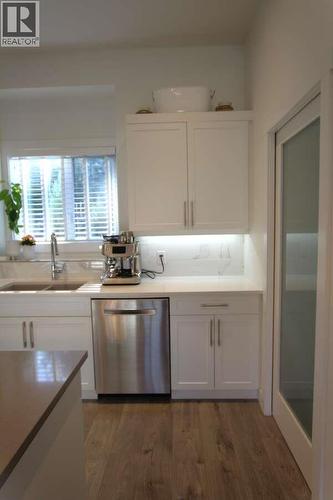 2897 Robinson Road, Lake Country, BC - Indoor Photo Showing Kitchen