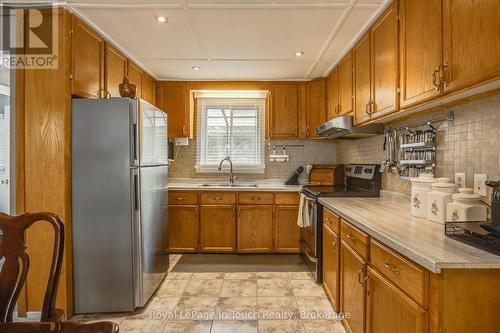 35 Tiny Beaches Road S, Tiny, ON - Indoor Photo Showing Kitchen With Double Sink