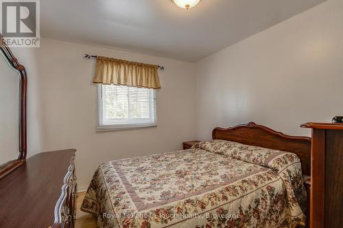 35 Tiny Beaches Road S, Tiny, ON - Indoor Photo Showing Bedroom
