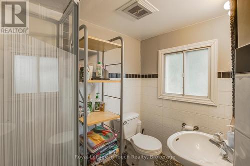 35 Tiny Beaches Road S, Tiny, ON - Indoor Photo Showing Bathroom