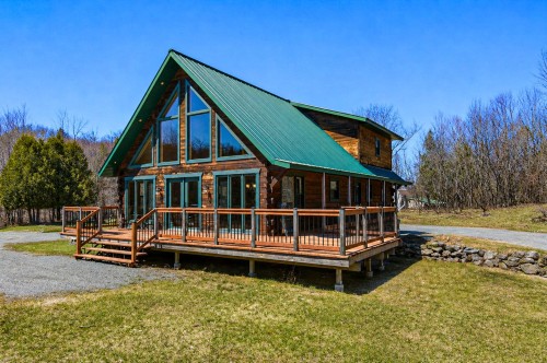 87 Ch. Whinfield  Grenville-Sur-La-Rouge, QC J0V 1B0