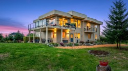 3389 Rhys Rd Courtenay, BC V9N 0B7