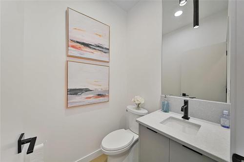 6 Siddiqui Ridge, Winnipeg, MB - Indoor Photo Showing Bathroom