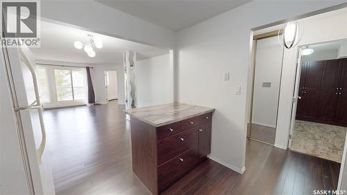 203 921 Main Street, Saskatoon, SK - Indoor Photo Showing Living Room