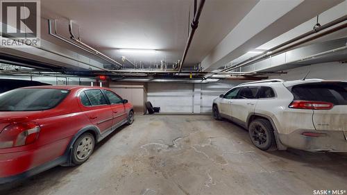 203 921 Main Street, Saskatoon, SK - Indoor Photo Showing Garage