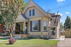 UPPER - 7065 LONGWOODS ROAD London South (South Mm), ON N6P 1B6