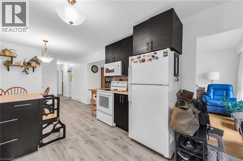 5 Burrwood Drive, Hamilton, ON - Indoor Photo Showing Kitchen