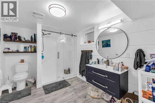 5 Burrwood Drive, Hamilton, ON - Indoor Photo Showing Bathroom