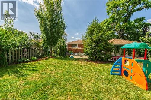 5 Burrwood Drive, Hamilton, ON - Outdoor