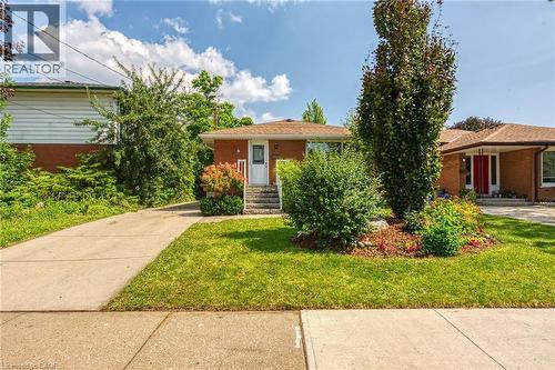 5 Burrwood Drive, Hamilton, ON - Outdoor
