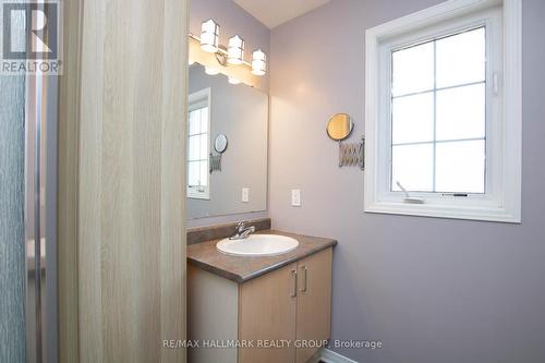 317 Freedom Private, Ottawa, ON - Indoor Photo Showing Bathroom