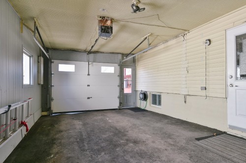 Garage - 532 6E Avenue, Saint-Jérôme, QC - Indoor Photo Showing Garage