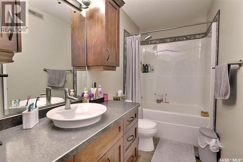 2433 Jameson Crescent, Regina, SK - Indoor Photo Showing Bathroom