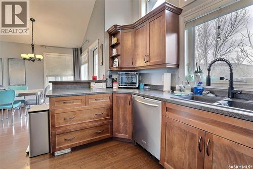 2433 Jameson Crescent, Regina, SK - Indoor Photo Showing Kitchen With Double Sink