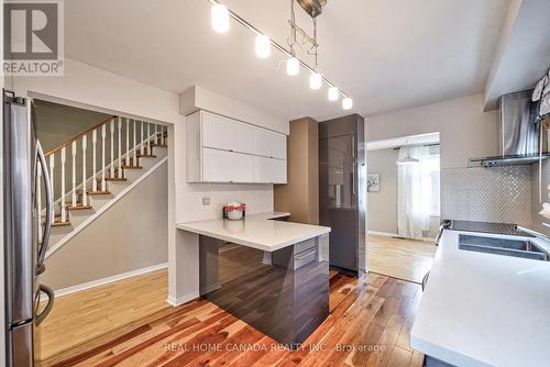 540 Bluesky Cres, Mississauga, ON - Indoor Photo Showing Kitchen With Double Sink