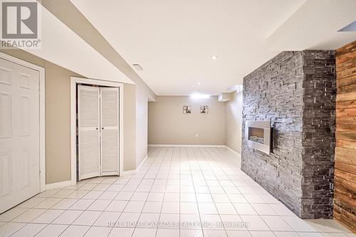 540 Bluesky Cres, Mississauga, ON - Indoor With Fireplace