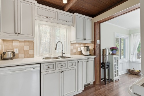 Cuisine - 4395 Rue De La Capricieuse, Sainte-Adèle, QC - Indoor Photo Showing Kitchen With Double Sink