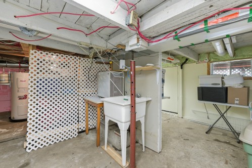 Salle de lavage - 4395 Rue De La Capricieuse, Sainte-Adèle, QC - Indoor Photo Showing Basement
