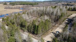 Rue Jasmine  Sainte-Béatrix, QC J0K 1Y0