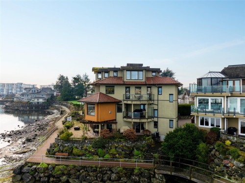 201-9949 Third St, Sidney, BC - Outdoor With Balcony