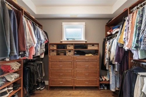 201-9949 Third St, Sidney, BC - Indoor With Storage