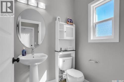 608 Brighton Gate, Saskatoon, SK - Indoor Photo Showing Bathroom