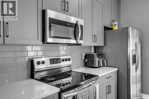 608 Brighton Gate, Saskatoon, SK - Indoor Photo Showing Kitchen