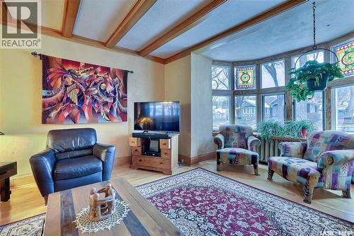 2834 Rae Street, Regina, SK - Indoor Photo Showing Living Room