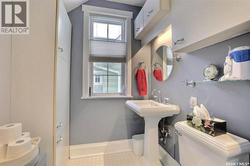 2834 Rae Street, Regina, SK - Indoor Photo Showing Bathroom