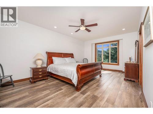 312 Rexor Place, Vernon, BC - Indoor Photo Showing Bedroom