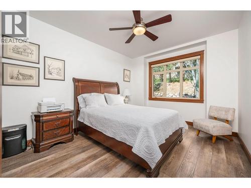 312 Rexor Place, Vernon, BC - Indoor Photo Showing Bedroom
