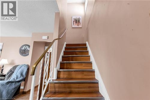 102 Berkindale Drive, Hamilton, ON - Indoor Photo Showing Other Room