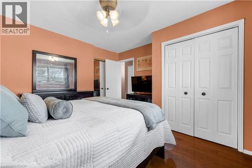 102 Berkindale Drive, Hamilton, ON - Indoor Photo Showing Bedroom