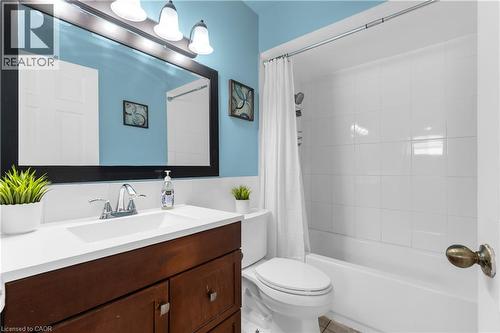 102 Berkindale Drive, Hamilton, ON - Indoor Photo Showing Bathroom