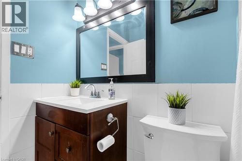 102 Berkindale Drive, Hamilton, ON - Indoor Photo Showing Bathroom