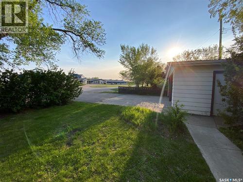 320 2 Street E, Carnduff, SK - Outdoor
