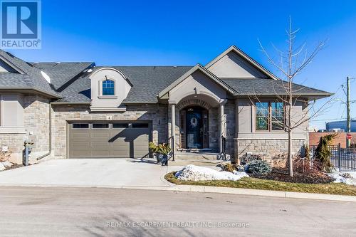 4 - 3757 ST. PETER AVENUE  Niagara Falls, ON L2J 0G2