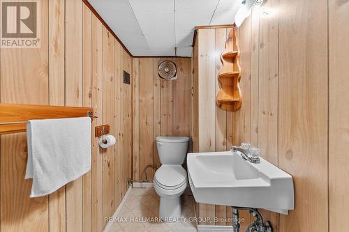 2075 Neepawa Avenue, Ottawa, ON - Indoor Photo Showing Bathroom