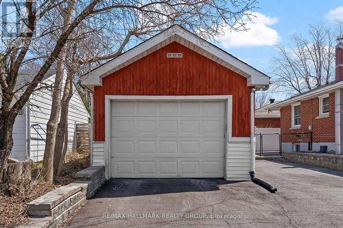 2075 Neepawa Avenue, Ottawa, ON - Outdoor