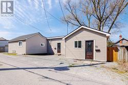 13 CHESTNUT LANE St. Catharines (Secord Woods), ON L2T 1G3
