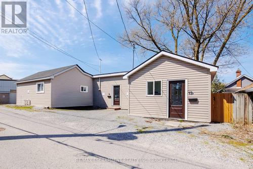 13 CHESTNUT LANE  St. Catharines (Secord Woods), ON L2T 1G3