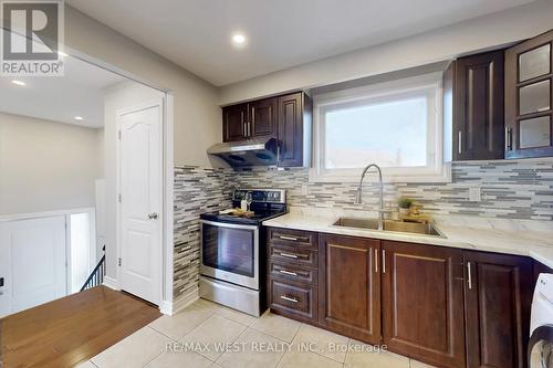 113 Kingswood Drive N, Brampton, ON - Indoor Photo Showing Kitchen