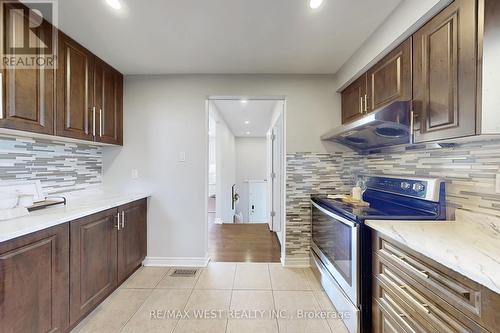 113 Kingswood Drive N, Brampton, ON - Indoor Photo Showing Kitchen